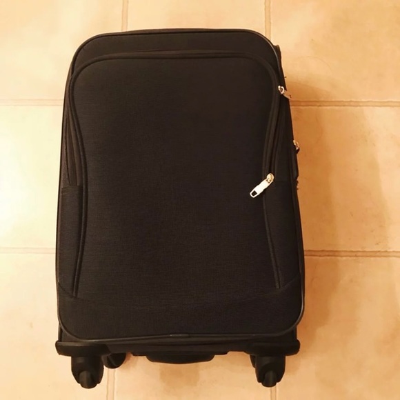 Carry on baggage - Picture 2 of 4